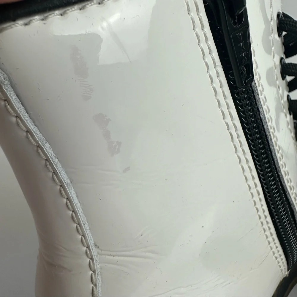 Dr. Marten's Kids Lace Zip Up Combat Boots White Youth Size 3 EU 34 UK 2 Shoes